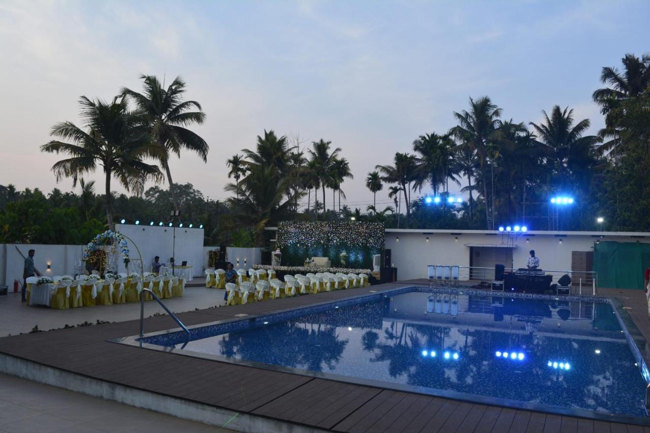 Angamaly Convention Centre Kochi Exterior photo