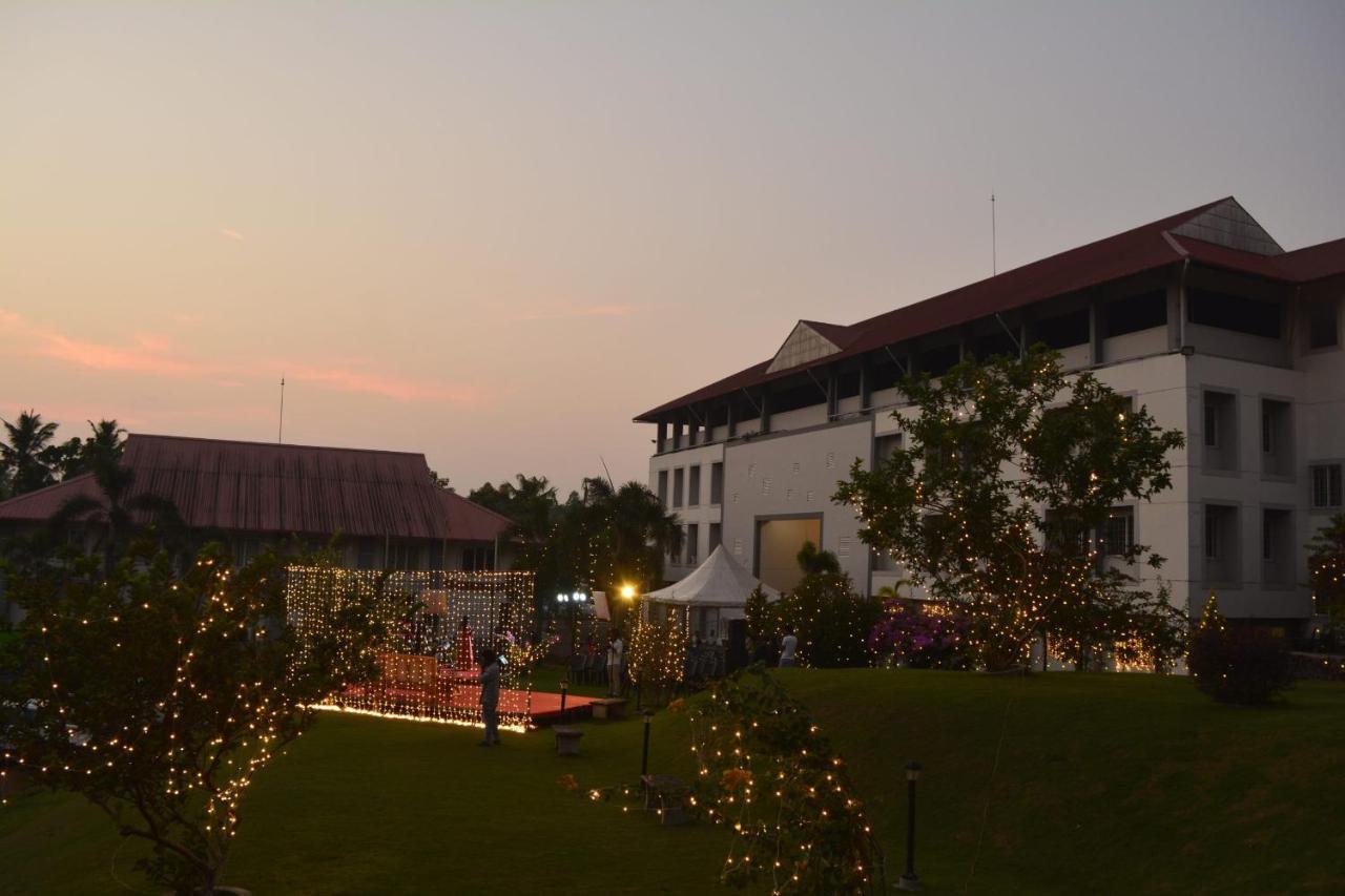 Angamaly Convention Centre Kochi Exterior photo